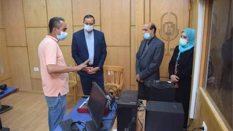 ٢ مليون جنيه تكلفة تجهيز أول استديو إذاعي لقسم الإعلام بجامعة سوهاج..صور