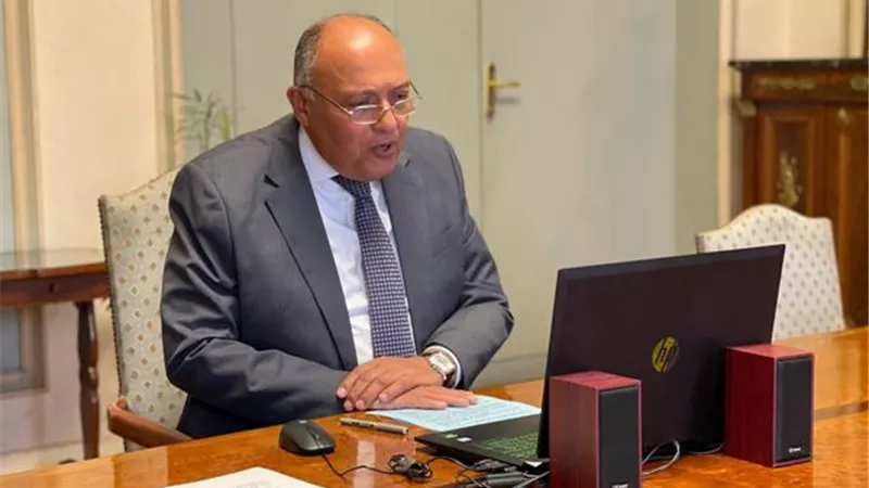 وزير الخارجية يبحث مع نظيره الماليزي سبل تعزيز علاقات التعاون الثُنائي خلال لقاء عبر 