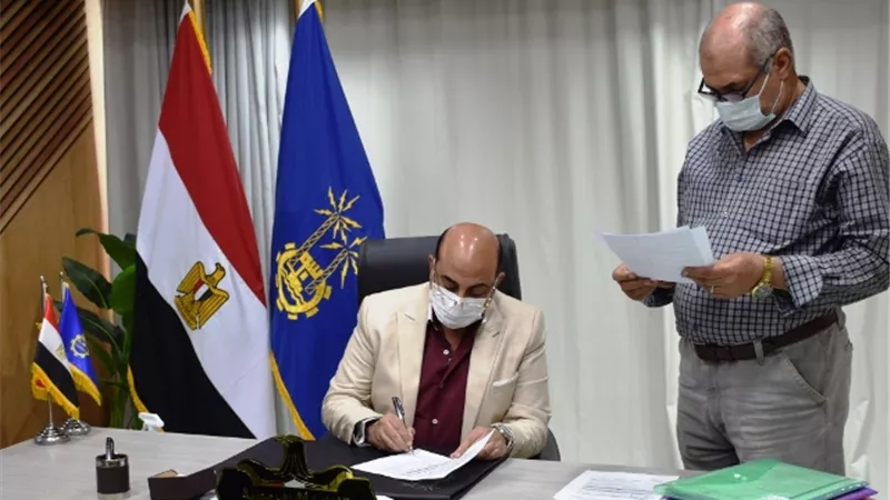 محافظ أسوان يعتمد المجموعة الخامسة من طلبات التصالح..صور