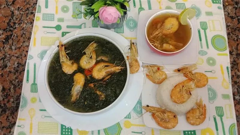 ملوخيه بالجمبري شهية ولذيذة