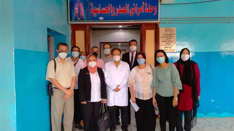 تعافي وكيل وزارة الصحة بسوهاج وخروجها من مستشفي العزل..صور