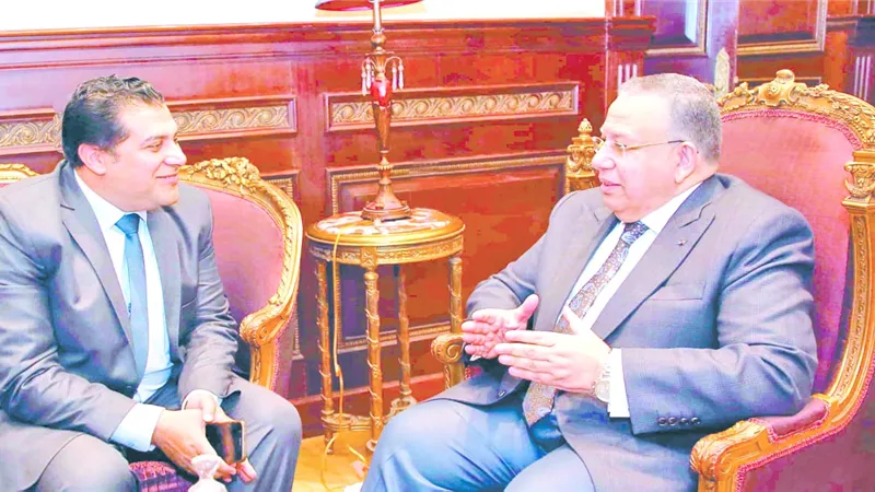 الرئيس السيسي يقود معركة قوية للتنمية ومحاربة التطرف واستعادة مكانة مصر الإقليمية