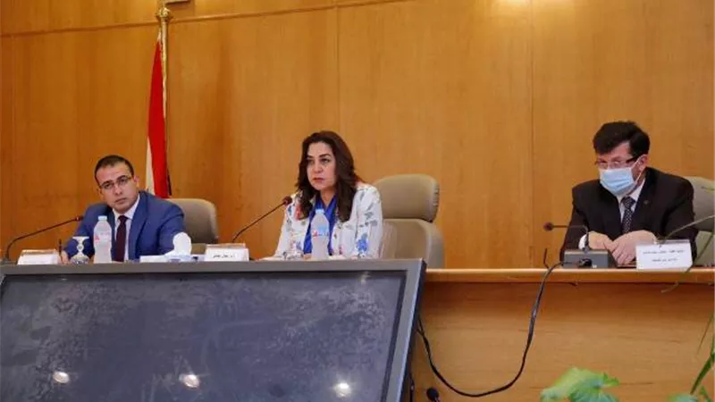 محافظ دمياط تتابع أعمال لجان البت فى ملفات التصالح بمخالفات البناء