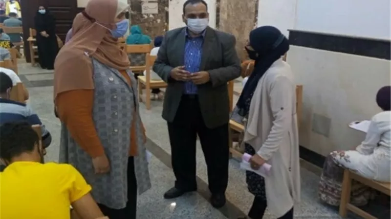 نائب رئيس جامعة بنها لشئون التعليم يتفقد الامتحانات بالمعهد الفنى للتمريض