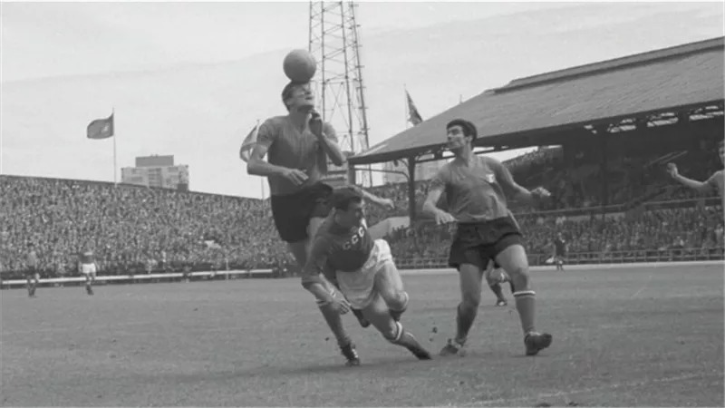 محطة من ذاكرة كأس أوروبا.. قرعة تحديد المتأهل لنهائي 1968