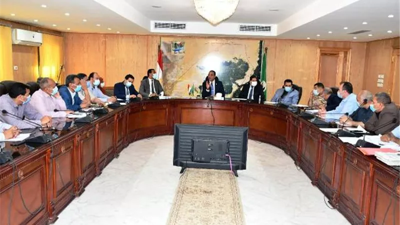 الانصارى يقرر الاستعانة باالعقاريين ومسئولى الاستثمار والسياحة فى تقنين الأراضى