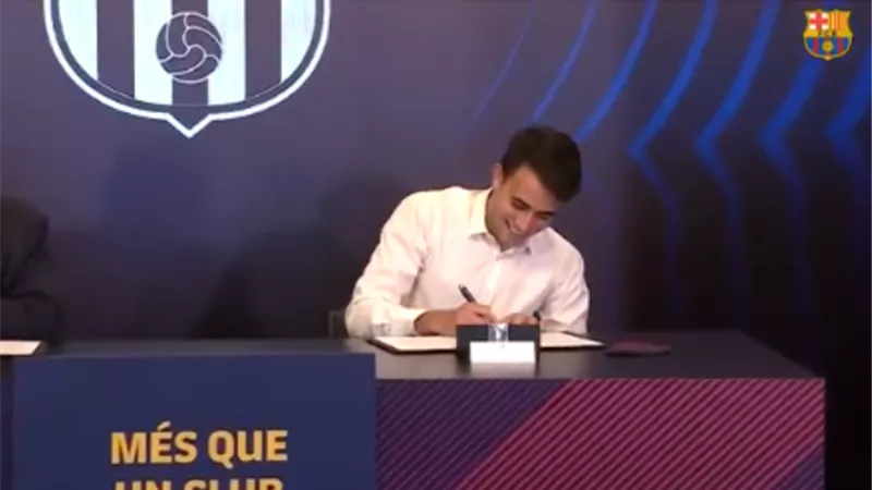 رسمياً.. برشلونة يتعاقد مع إريك جارسيا لمدة 5 سنوات