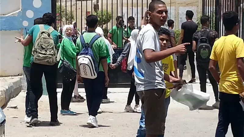 طلاب البحر الأحمر سعداء بإمتحان اللغة العربية
