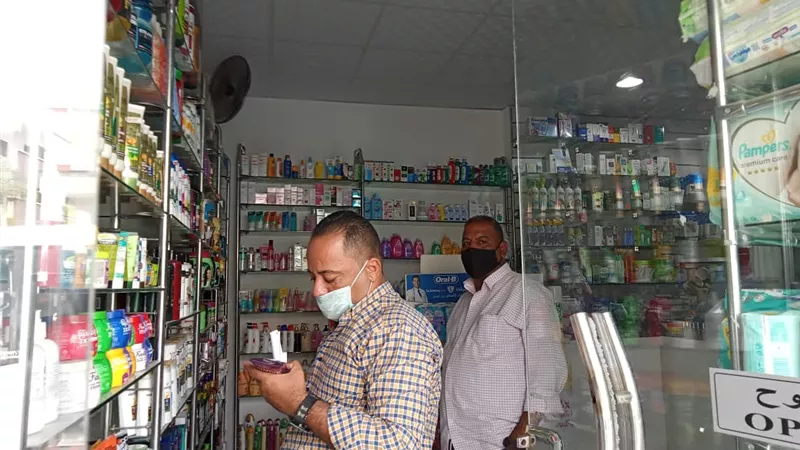 غلق صيدلية مخالفة خلال حملة للتفتيش على الصيدليات بسفاجا