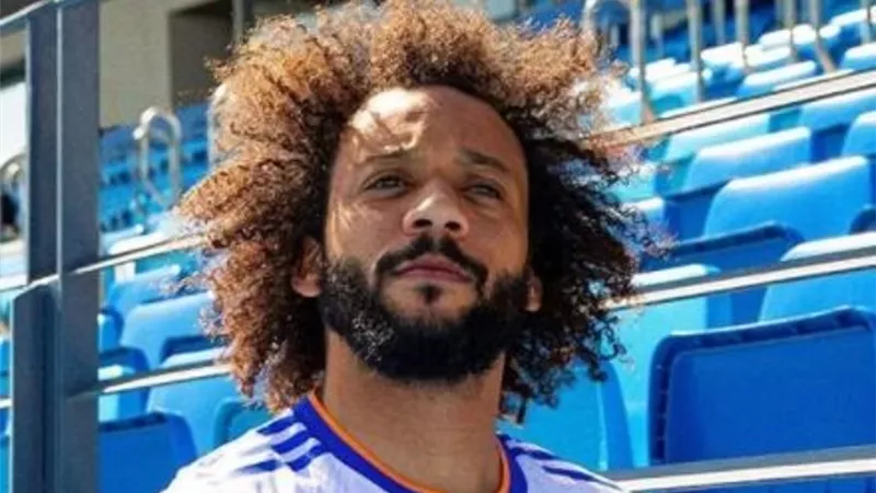 أول تعليق من البرازيلى مارسيلو على قميص ريال مدريد الجديد