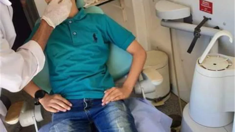 الكشف الطبي علي أكثر من ٢٥٧ مريض بالقافلة الطبية بقرية الجراولة بمطروح