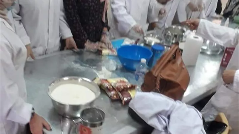 ورشة تدريبية عن فن الطهي لطالبات كلية التربية النوعية بسوهاج بمعاملها الجديدة..صور