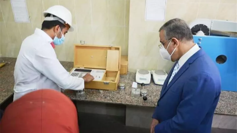 محافظ سوهاج يتفقد توريد الاقماح بمجمع صوامع غرب طهطا..صور