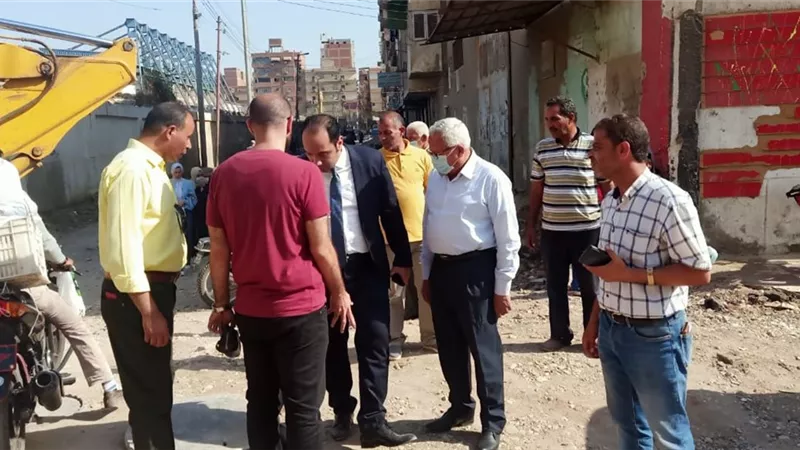 تطهير شبكات وخطوط الصرف الصحى بشبين الكوم