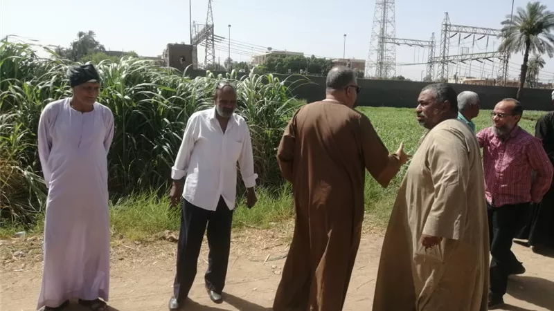 إنهاء أزمة شارع نجع الطينة بالكرنك شمال الأقصر بالتراضى