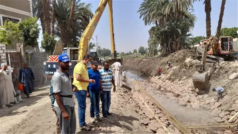 رئيس مركز الطود جنوب الأقصر يتابع عددا من المشروعات التنموية