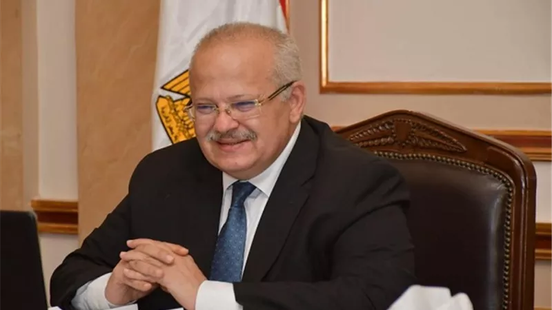 الخشت يستعرض عددا من المشروعات بجامعة القاهرة