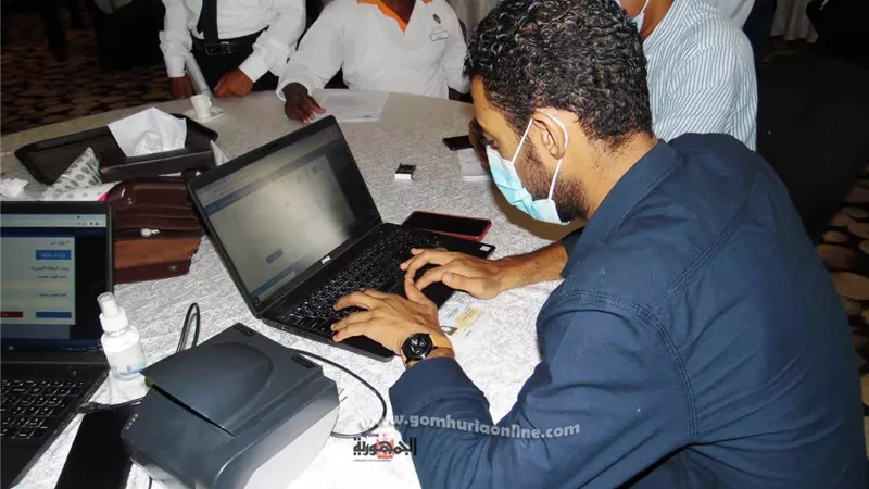 محافظ أسوان يناشد المواطنين بإستثمار أنتشار القوافل والفرق المتحركة مع زيادة عدد المنافذ الثابتة لتلقى لقاح كورونا