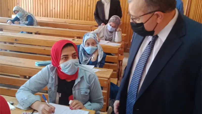 نائب رئيس جامعة السادات يتابع امتحانات نهاية العام