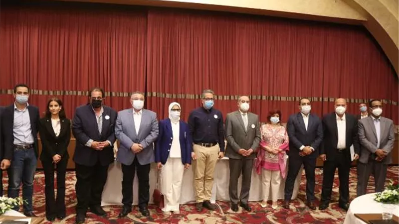 ننشر تصريحات وزراء الصحة والطيران والسياحة بعد زيارتهم لمراكز تلقي لقاح كورونا بالبحر الاحمر