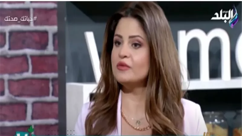 بالفيديو.. دينا أبو السعود تكشف طرق الحفاظ على نضارة البشرة