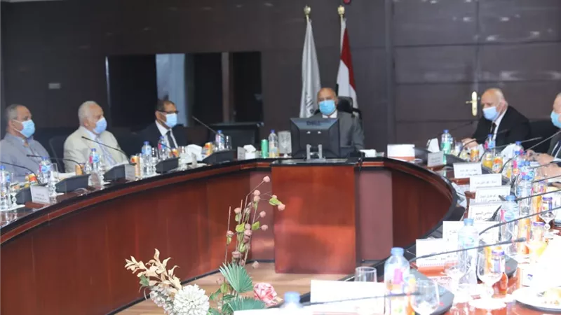 وزير النقل يوجه بالاستثمار فى أراضى الهيئات والشركات التابعة لزيادة العوائد المالية