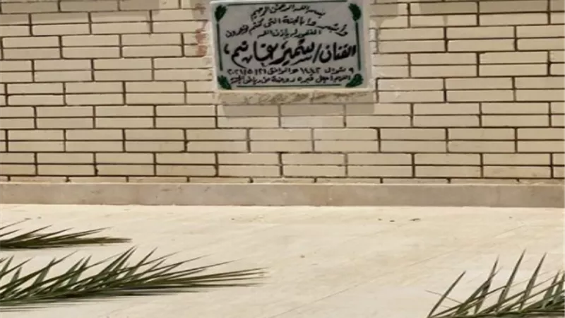 إيمى سمير غانم تزور قبر والدها فى الجمعة الثانية على رحيله