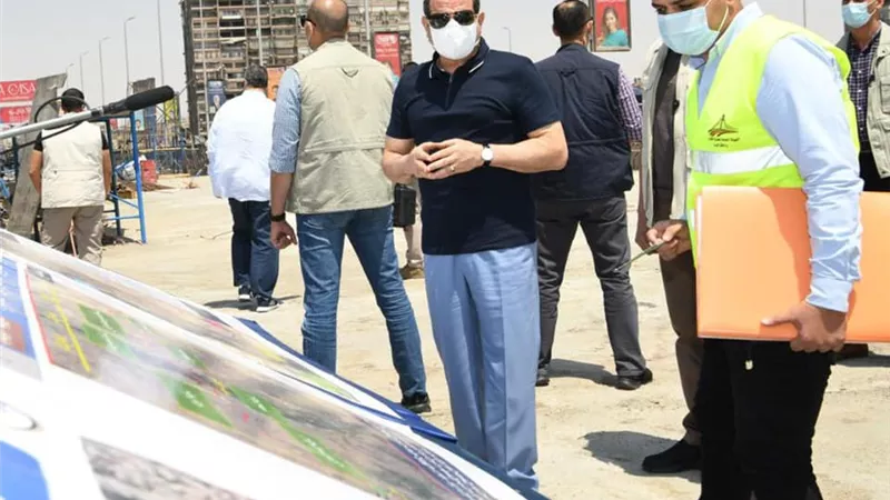 الرئيس السيسي يتفقد تطوير وصيانة الطريق الدائري ومحاور حي الأسمرات