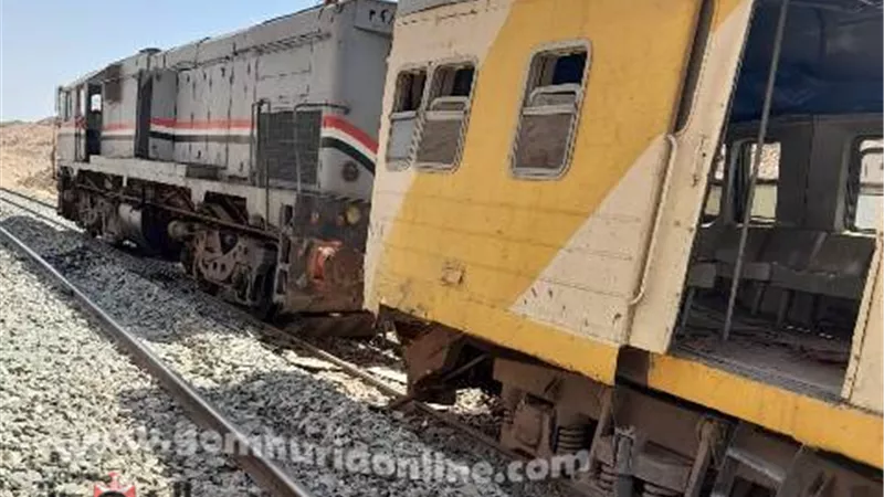 اصابة 5 فى تصادم قطار ركاب مع جرار آخر ما بين الصداقة والسد العالي.. صور