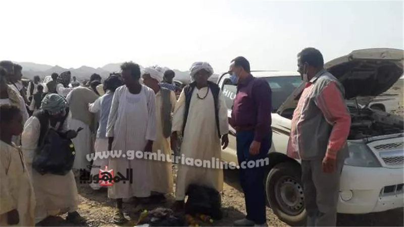 رئيس مدينة الشلاتين يتفقد وديان الجرف وبئر ماضى وكريجع ويقدم معونات غذائية