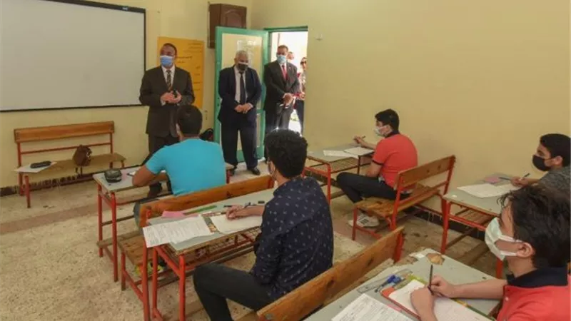 فرحة بين طلاب إعدادية الاسكندرية لسهولة امتحان اللغة العربية