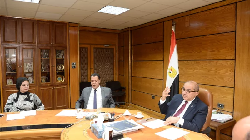 الجمال يتابع أعمال مبادرة إدرس فى جامعة أسيوط