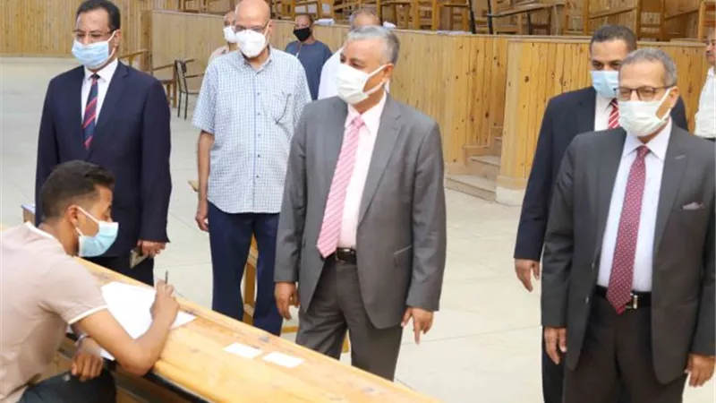 10020 طالب وطالبة أدوا الامتحانات بكليتى الحقوق والاداب بجنوب الوادى