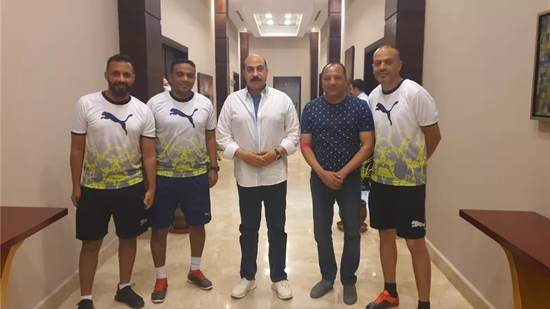 المحافظ يهنيء فريق أسوان بالصعود الي الدور قبل النهائي بكأس مصر