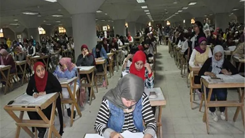 جامعة حلوان تواصل امتحانات نهاية العام وسط اجراءات احترازية مشددة