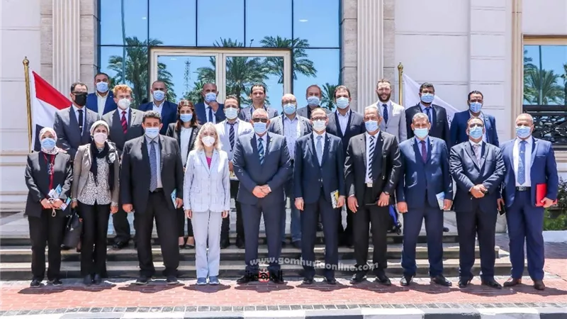 الجامعة المصرية اليابانية فى زيارة لميناء دمياط