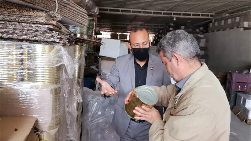 غلق ٤ منشآت غذائية بالشرقية واعدام طن من الأغذية الفاسدة