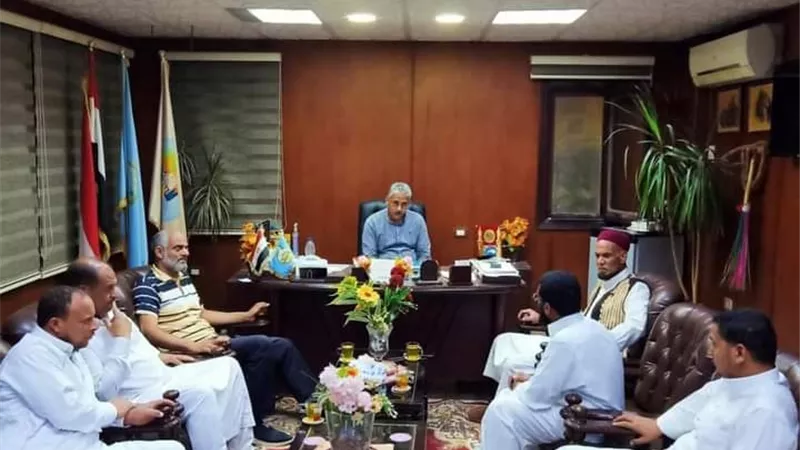 رئيس مركز ومدينة سيوة يبحث سبل القضاء على الامية