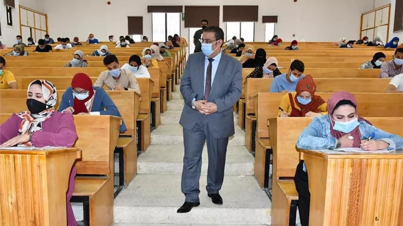 زكى يعلن ٦٦٥٢ حصيله التصحيح الالكترونى خلال الأسبوع الأول من الإمتحانات