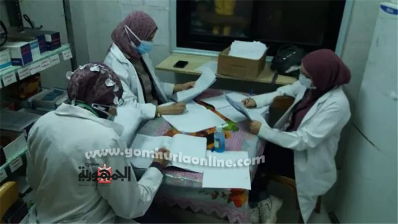 الكشف الطبى بالمجان على ١٥٢٠ مواطنا في قافلة طبية بدمياط