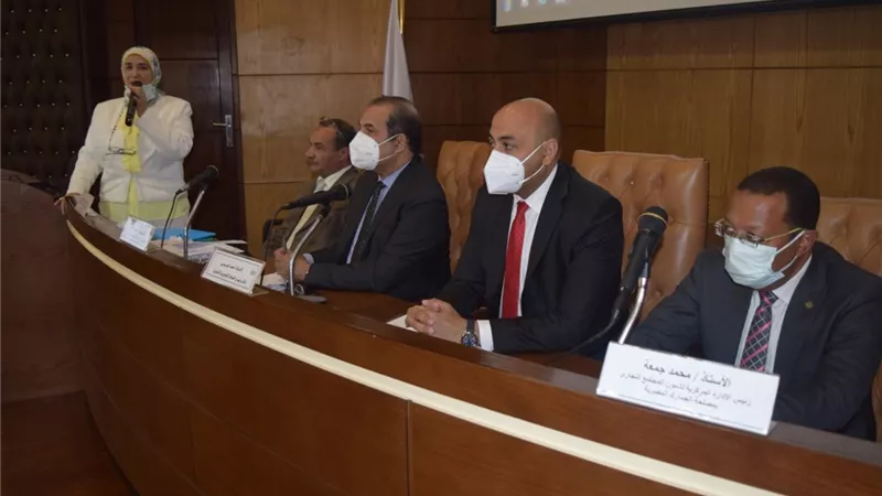 تعاون بين الجمارك وغرفة القاهرة لشرح آليات التسجيل المسبق للشحنات ACI