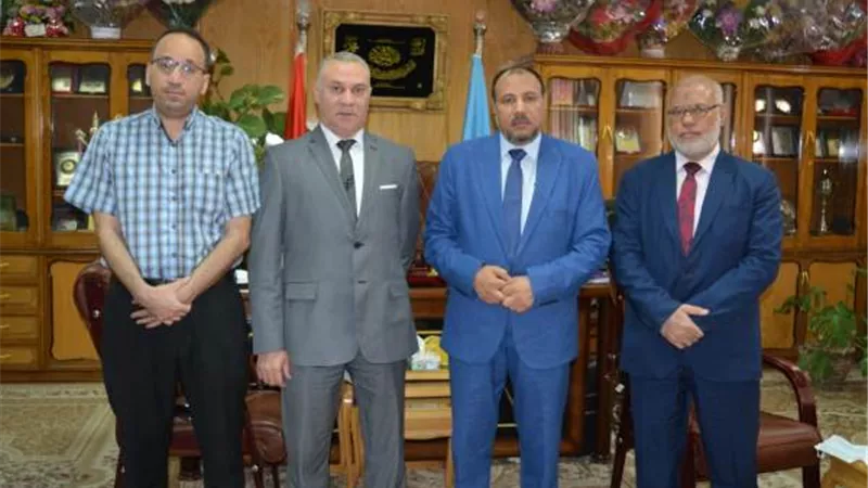 نائب رئيس جامعة الأزهر للوجه القبلي يلتقي مديرعام فرع وسط الصعيد للتأمين الصحي بأسيوط
