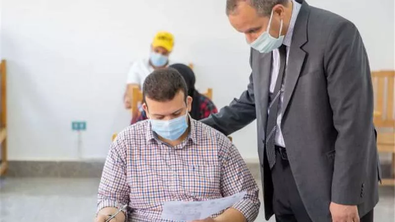 الشرقاوي يواصل جولاته التفقدية لامتحانات الكليات