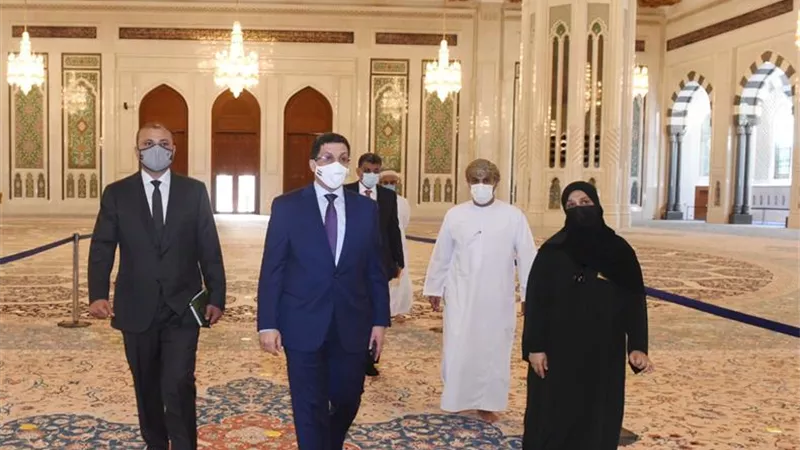 سلطنة عُمان تواصل جهودها لحل الأزمة اليمنية .. وجولة سياحية لوزير خارجية اليمن في مسقط
