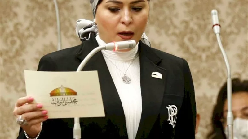 النائبة ولاء عبد الفتاح تطالب بايجاد حل لمشكلة عدم تعيين 120 ألف معلم