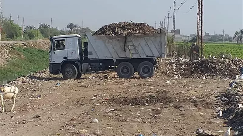 رئيس مدينة سمالوط : ازالة حالتى تعدى بالبناء على ارض زراعية