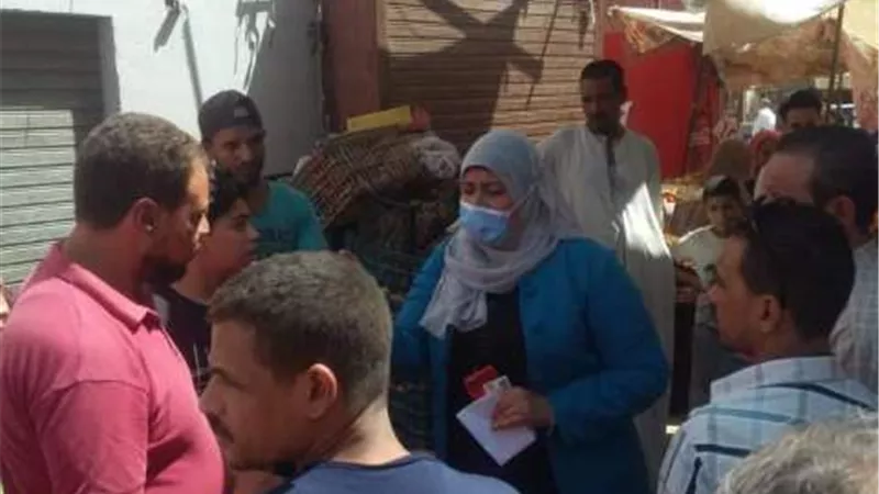 حملة لرفع الاشغالات والمخالفات بسوق الحميات بسوهاج..صور