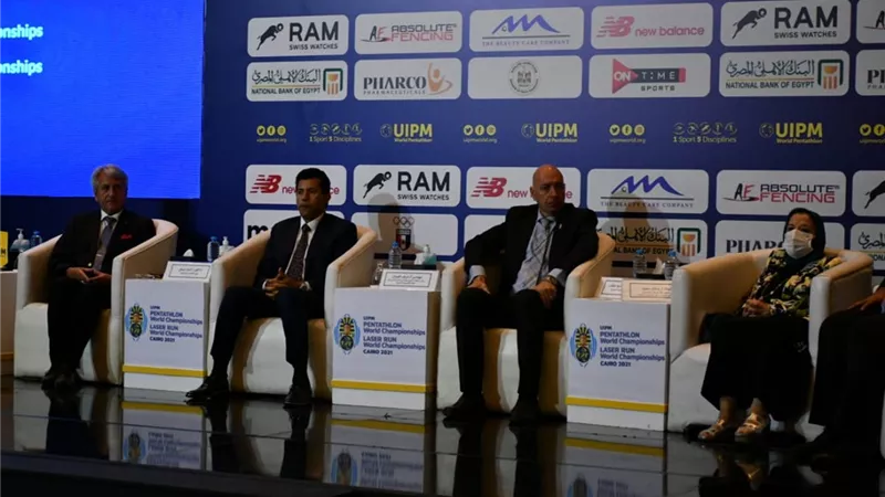 وزير الرياضة ورئيس الاتحاد الدولي للخماسي الحديث يشهدان الإعلان عن تفاصيل بطولة العالم