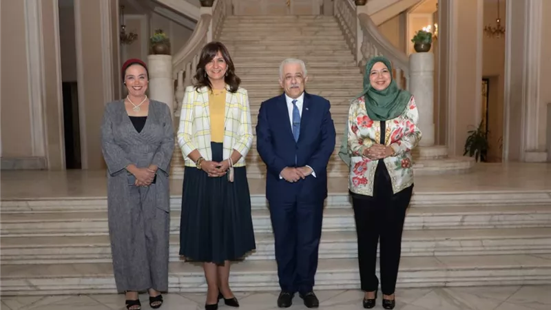 وزيرا التعليم والهجرة يبحثان إجراء امتحانات للطلبة المصريين غير القادرين العودة للكويت