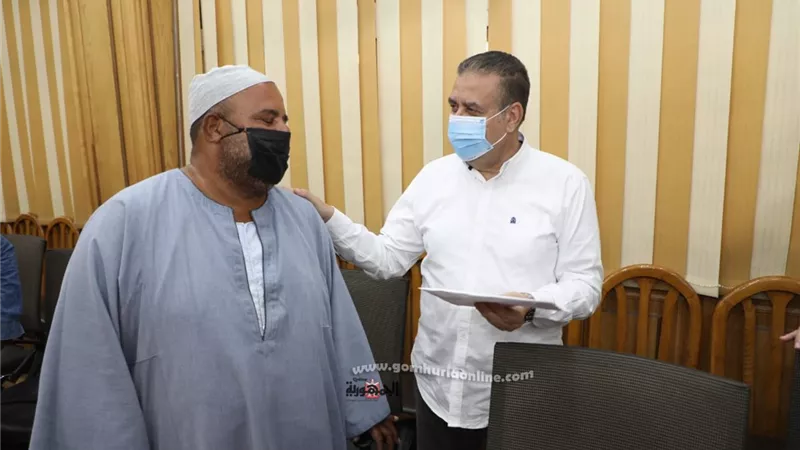 مساعدات مالية عاجلة للمتضررين من حريق منشأتهم بالمنوفية ...صور